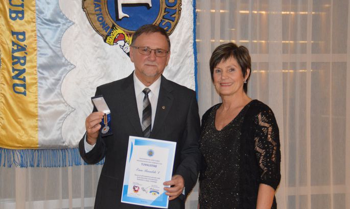 LC Pärnu liiget Enn Raadikut tunnustati Rukkilille medaliga